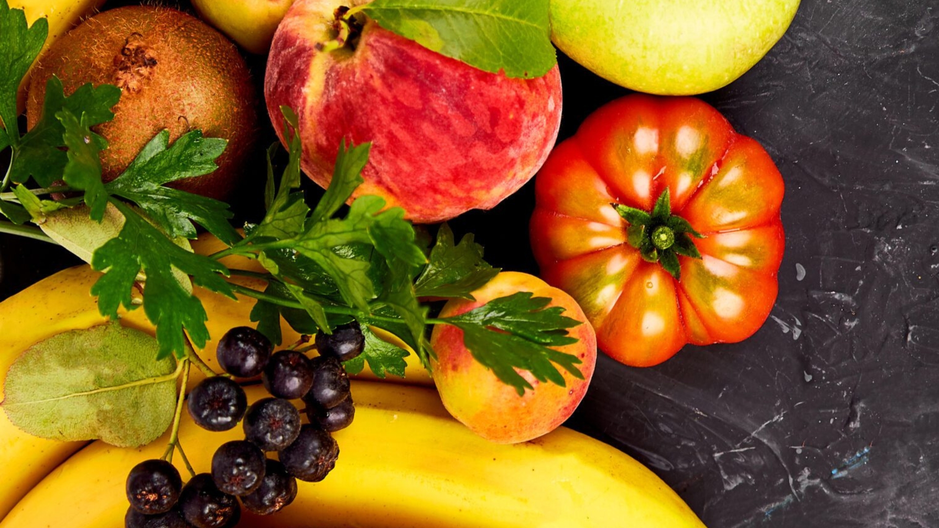 Frutta appoggiata su un piano - Sottoprodotti di origine vegetale - Biogas Ecopool Service